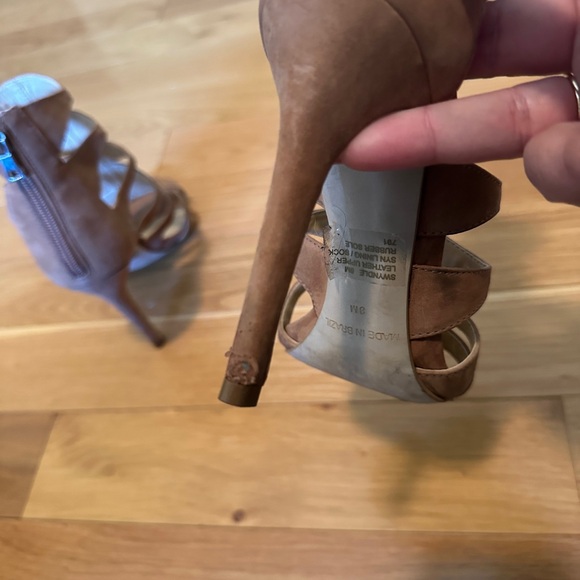 Steve Madden NUBUCK LEATHER Tan Cut-Out Heels Sz 8 - Picture 9 of 10